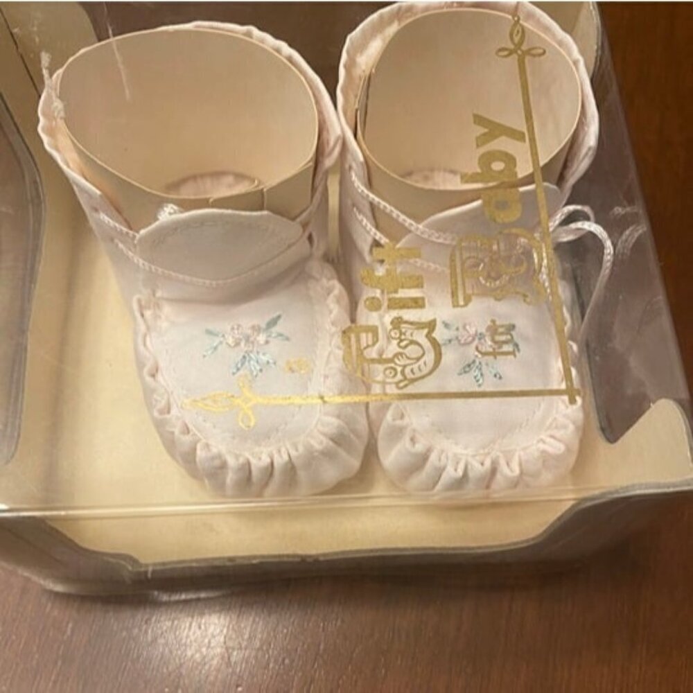 New in box vintage baby shoes